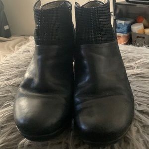 Great shape Dansko booties